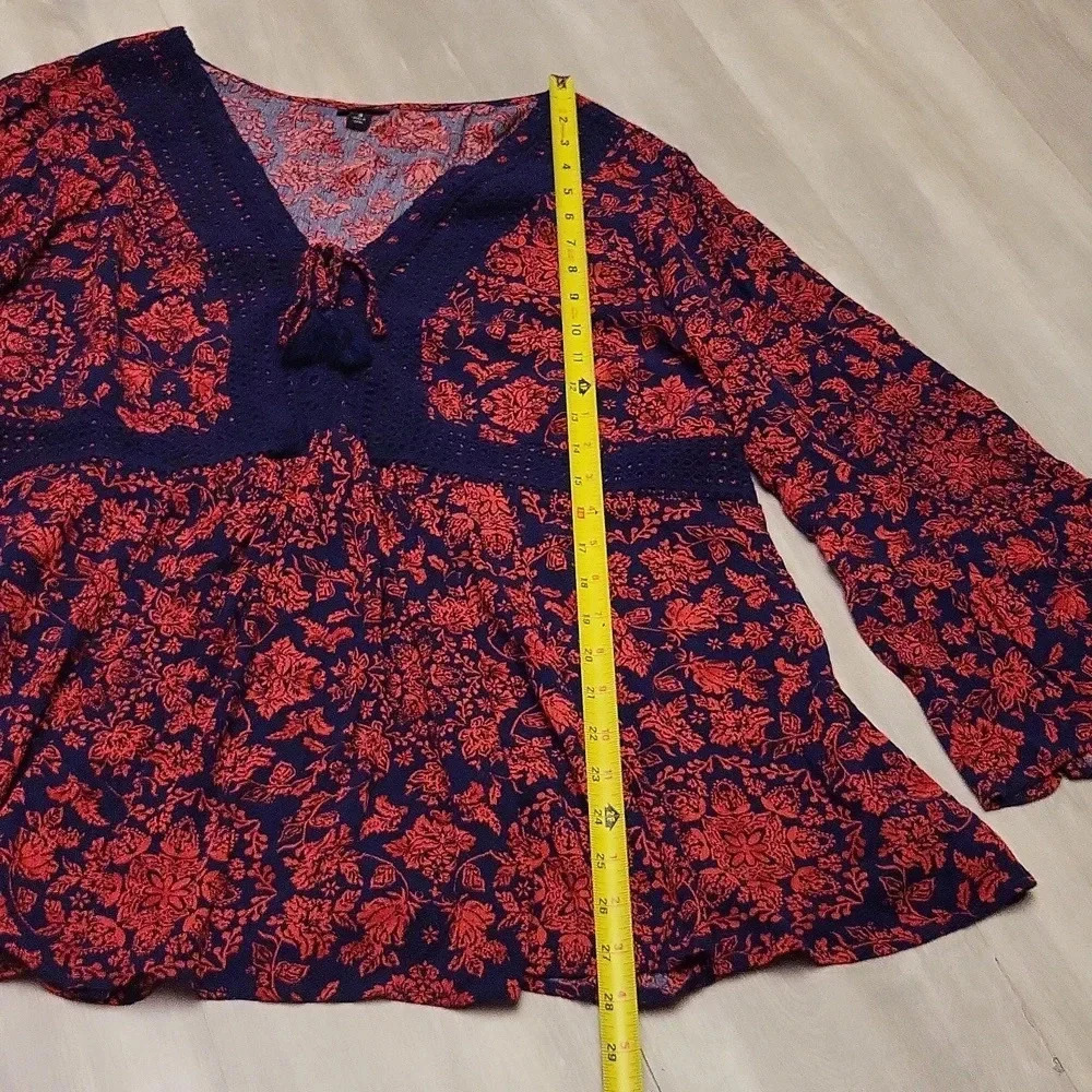 Torrid Crinkle Gauze Red Blue Floral Lace Up Baby Doll‎ Blouse Womens 3X - Picture 8 of 10